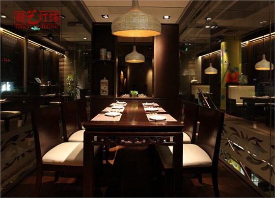 美爾家藤藝燈飾餐館圖