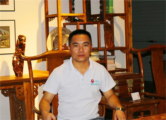 美爾家藤藝燈老板