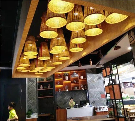 美爾家藤藝吊燈實(shí)拍圖
