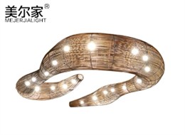 大型蛇形吊燈