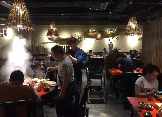 佛山胡大飯館使用美爾家藤編燈